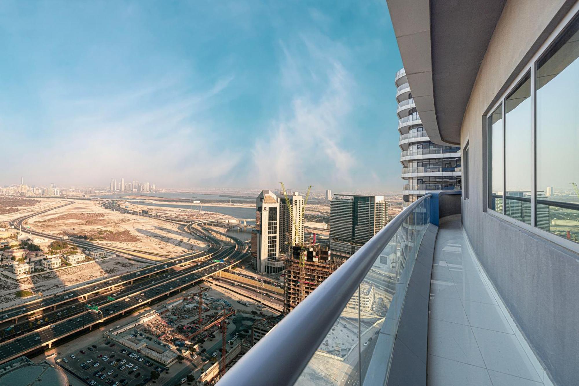 Damac Maison Mall Street 2 Bedroom Upgraded شقة *